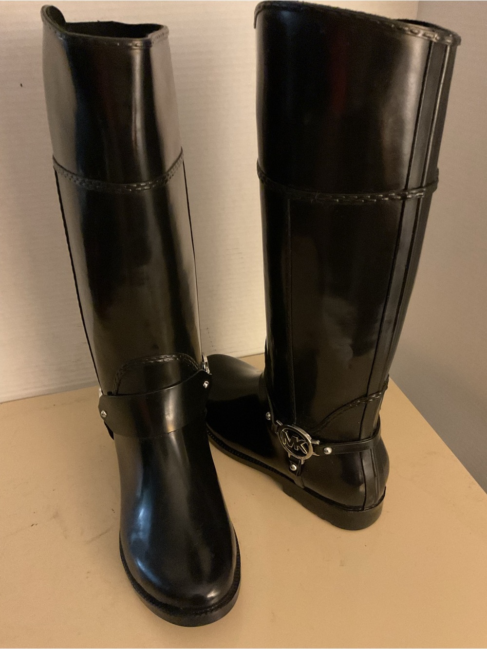 Michael Kors women Glossy Black Tall MK Logo Fulton harness Rain Boots US 8